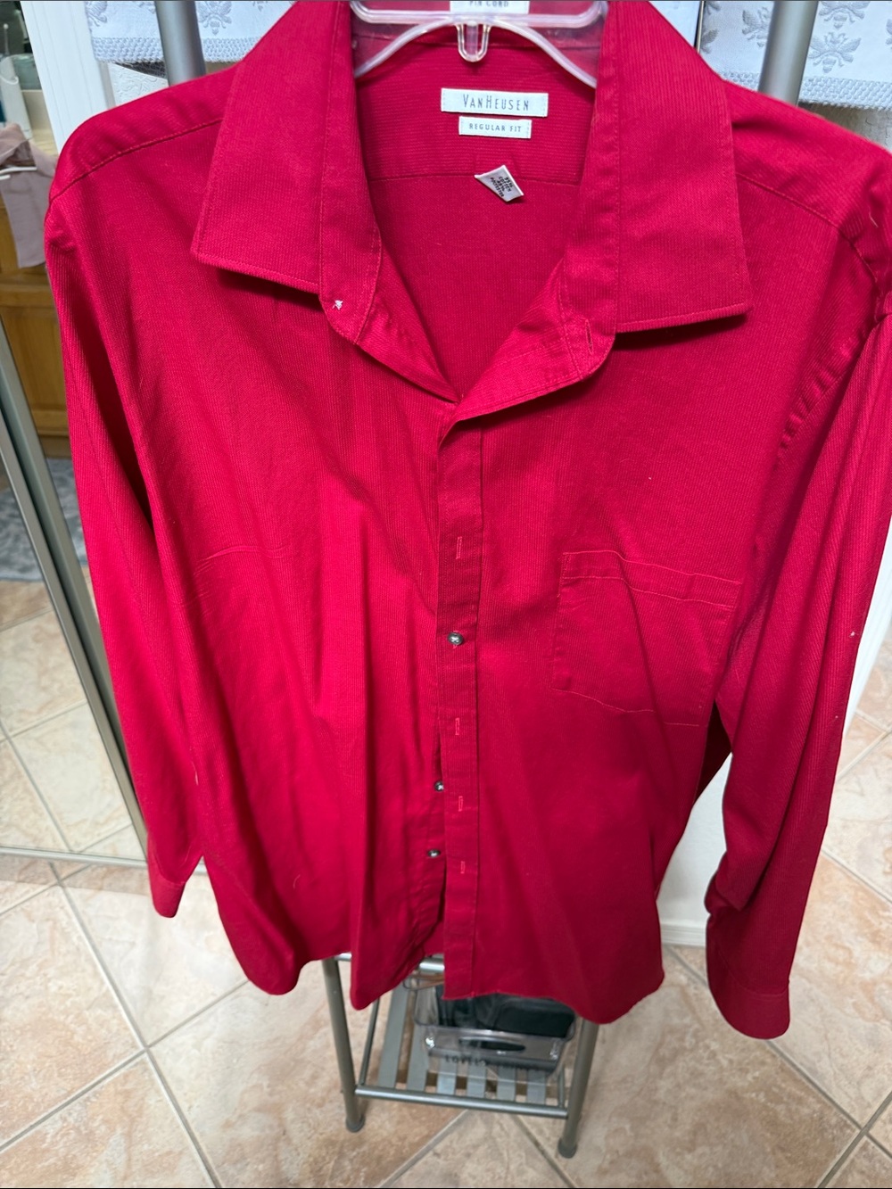 Van Heusen Men's Bright Red Long-Sleeve Dress Shirt